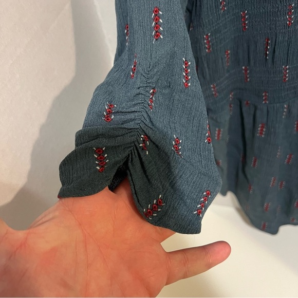 Torrid Size 00 3/4 Sleeve Blouse Workwear Casualwear Red Button Up M/L - Picture 5 of 8